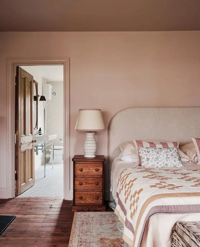14. Pink & Red Pinterest Bedrooms That Pop