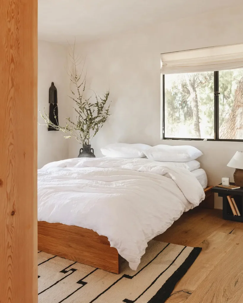 1. Start with Crisp, High-Quality White Sheets