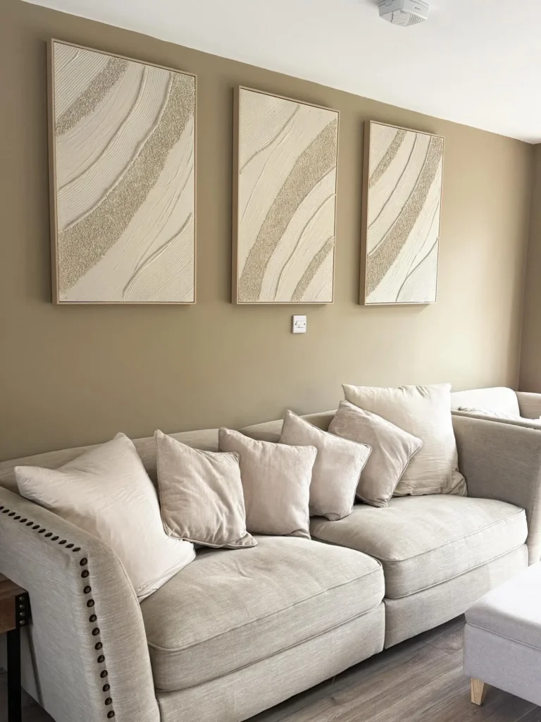 11. Use Minimal Wall Decor