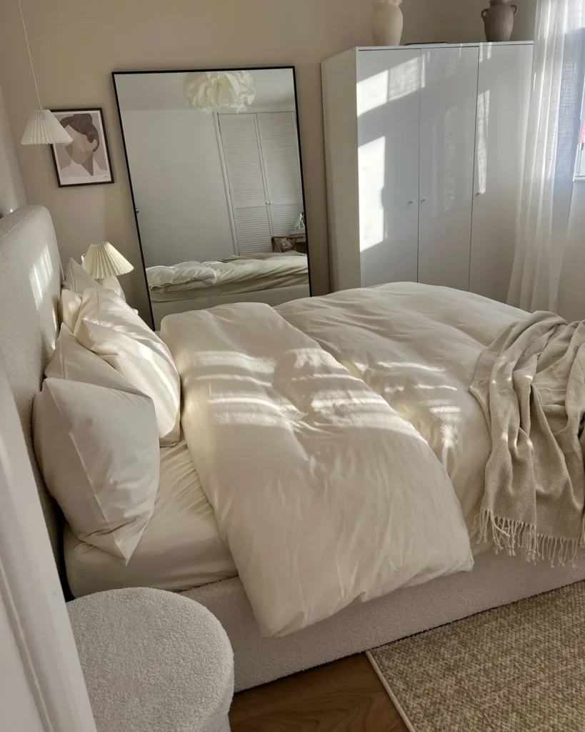18. Keep Decor Minimal and Intentional