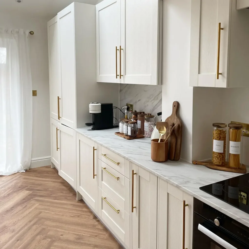 4. How to Choose Creamy Beige for Warm Transitional Style