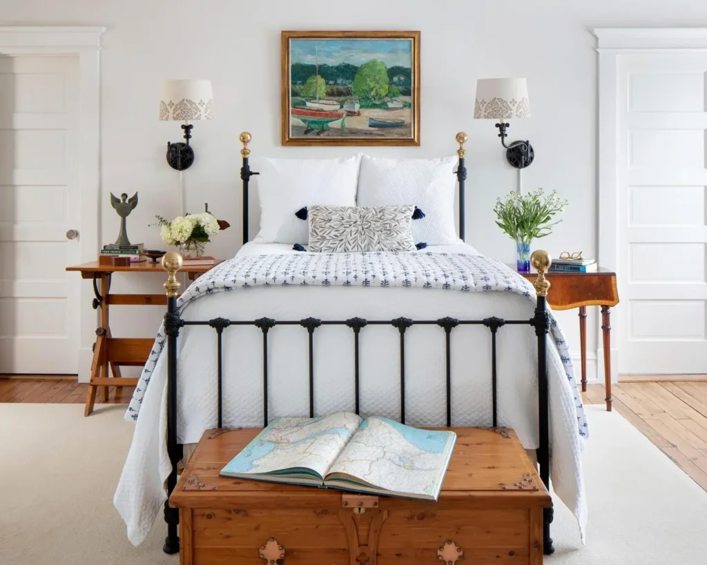 Use Hammered or Wrought Iron Metal as Small Accents